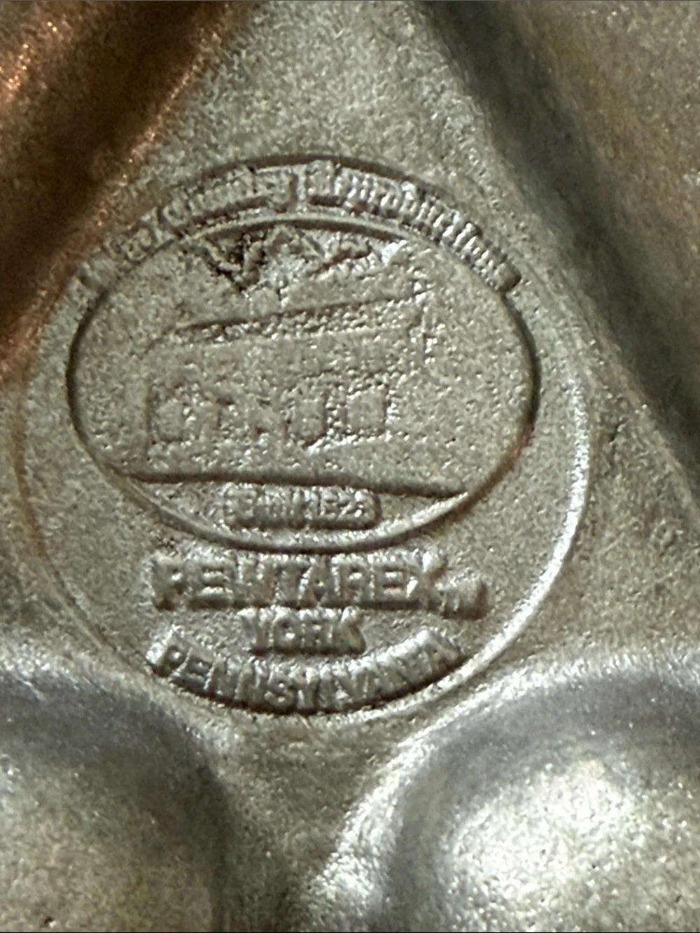 6-Cavity Heart-Shaped Cast Pewter Baking Pan — Silver